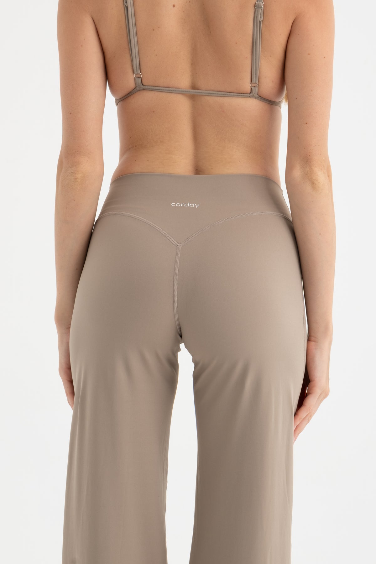 CORDAY STRIDE Dune bej-toprak ton geniş paça pantolon - kumaş detayı